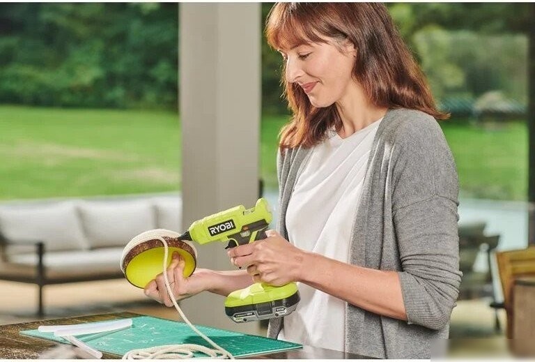 Термоклеевой пистолет Ryobi RGLU18-0 (без АКБ)