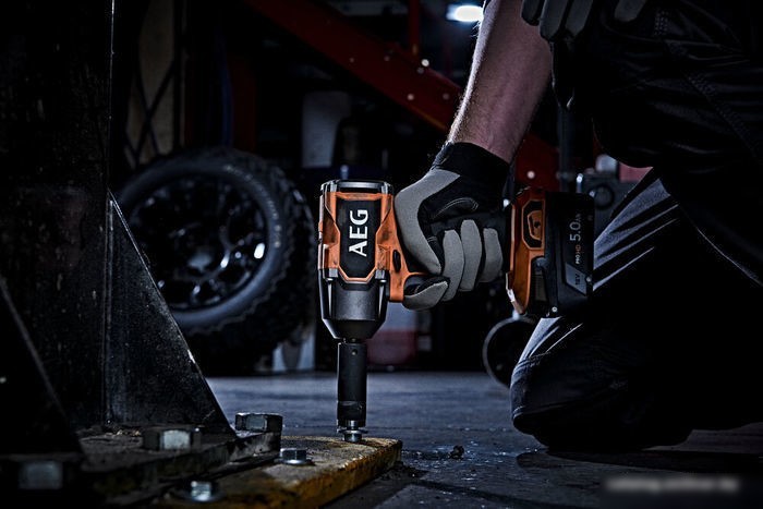 Гайковерт AEG Powertools BSS18MTF12BL-402C 4935479664 (с 2-мя АКБ, кейс)