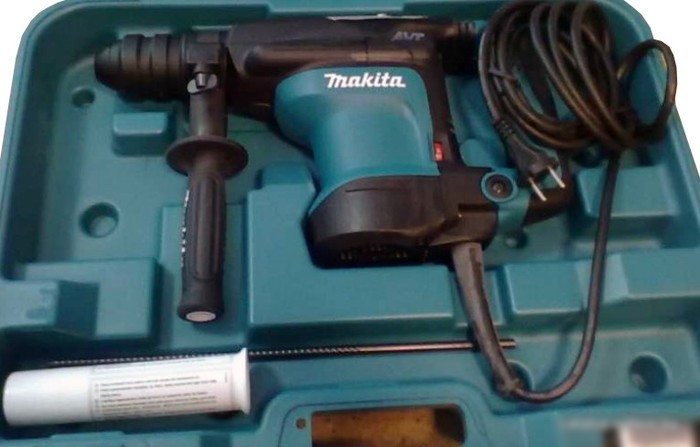 Перфоратор Makita HR3210C
