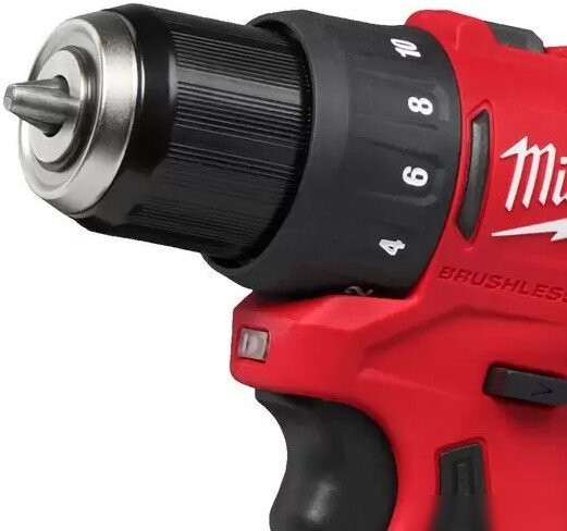 Дрель-шуруповерт Milwaukee M12 BLDDRC-202C 4933499686 (с 2-мя АКБ, кейс)