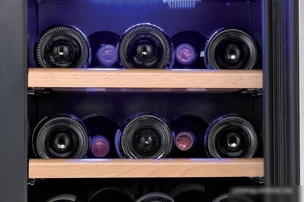 Винный шкаф CASO WineComfort 66