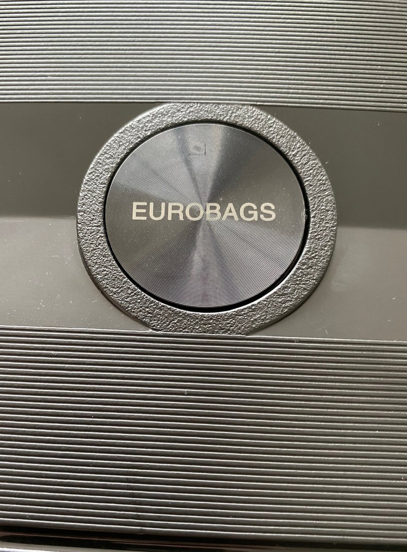 Чемодан-спиннер Eurobags PP-N95 (М, черный)
