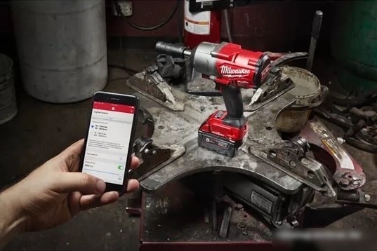 Гайковерт Milwaukee M18 ONEFHIWF12E-0X 4933478405 (без АКБ, кейс)