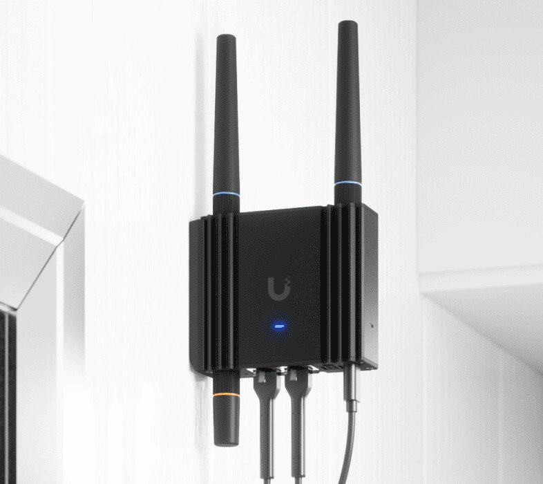 Мобильный 4G Wi-Fi роутер Ubiquiti Mobile Router Ultra