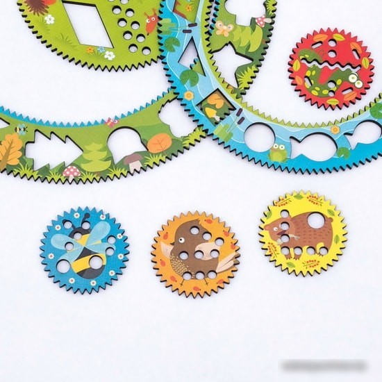 Трафарет WoodLand Toys Лес. Спирограф для рисования 122101