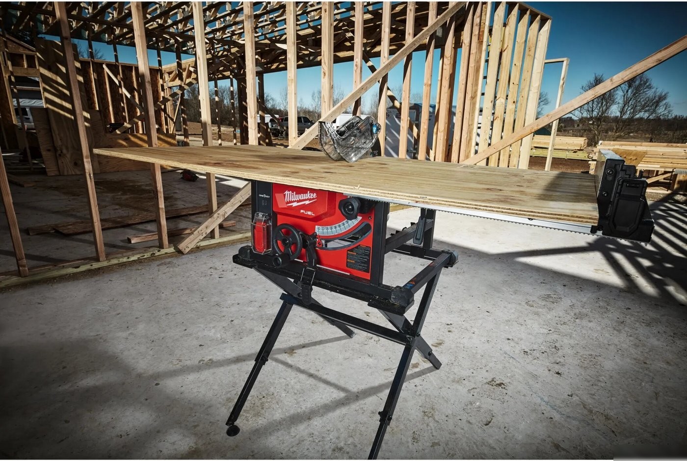 Распиловочный (циркулярный) станок Milwaukee M18 FTS210-121B FUEL One-Key 4933464225 (с 1-им АКБ)