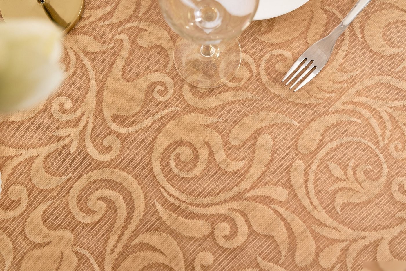 Скатерть Stolima Pina Lace 7005 Вензель (220x140)