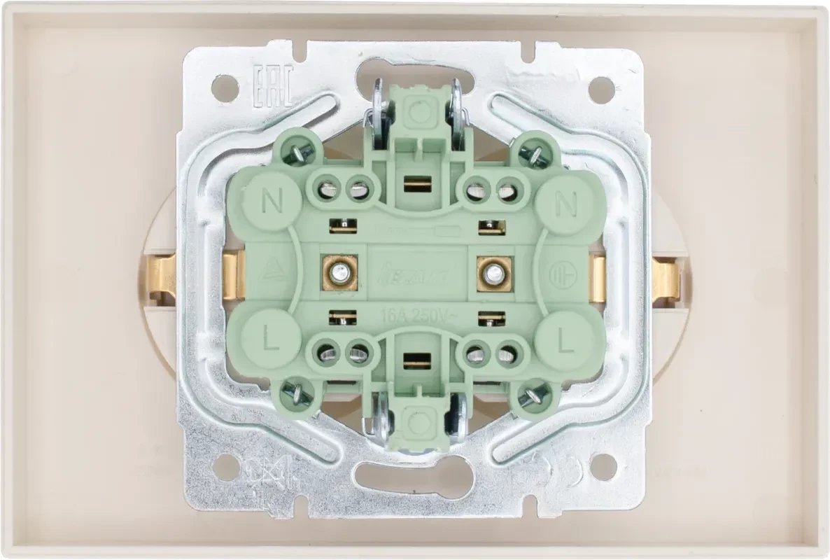 Розетка Lezard Osen 743-9000-127BPCH