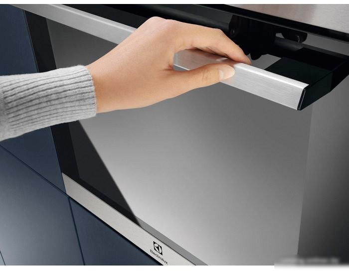 Электрический духовой шкаф Electrolux SurroundCook FLEX 600 EOF3H40BX