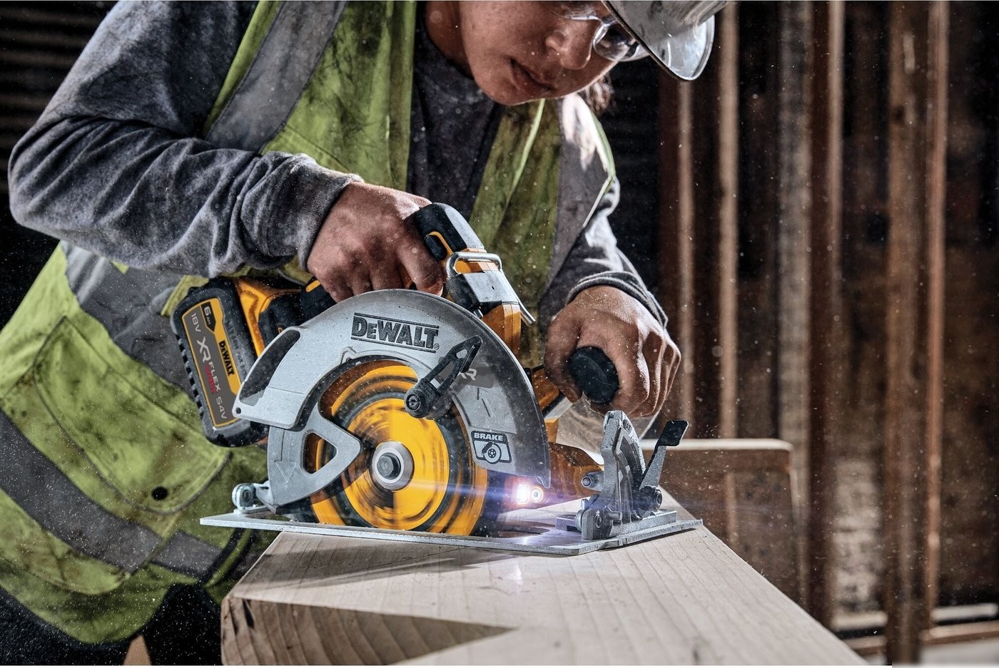 Дисковая (циркулярная) пила DeWalt DCS573T1 (с 1-им АКБ, кейс)