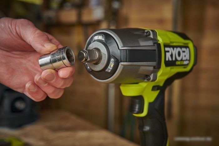 Гайковерт Ryobi RIW18X-0 5133004960 (без АКБ)