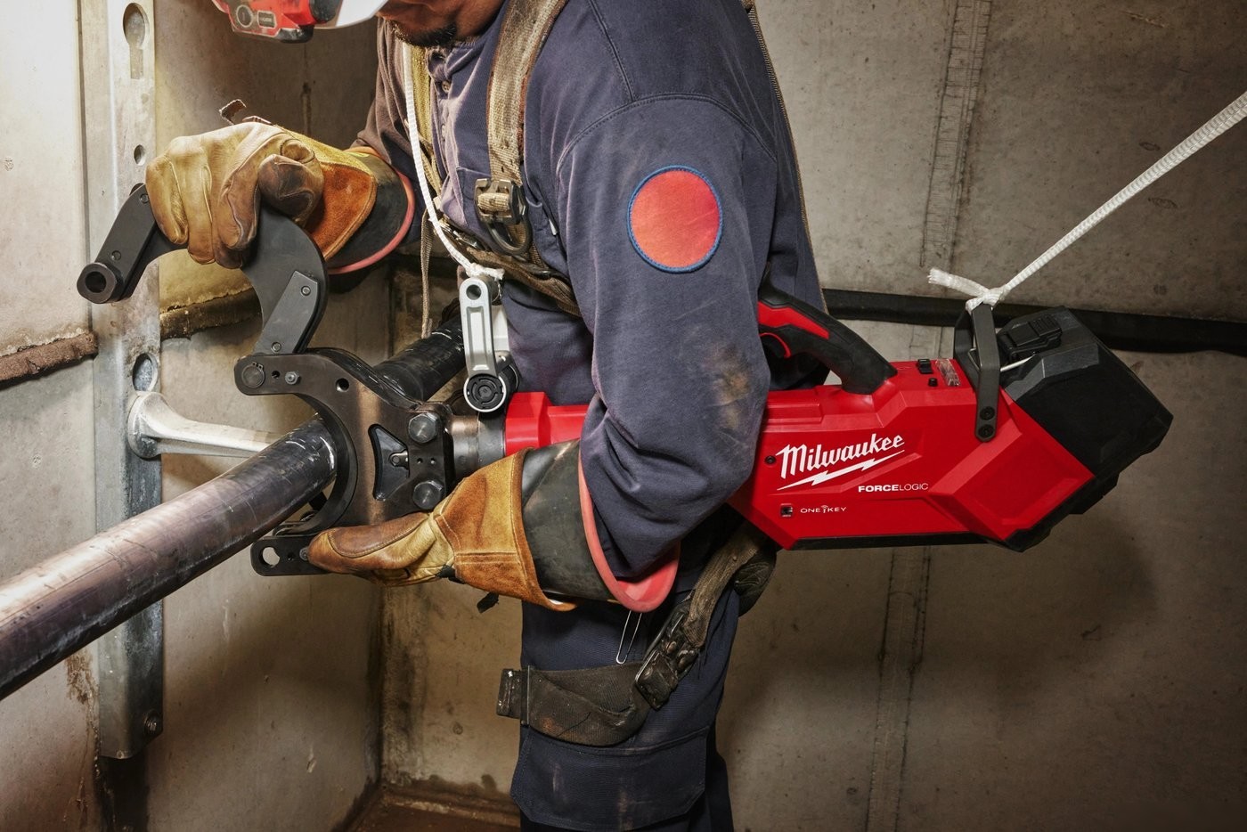 Кабелерез Milwaukee M18 HSFC125R-802C 4933492421 (с 2-мя АКБ, кейс)