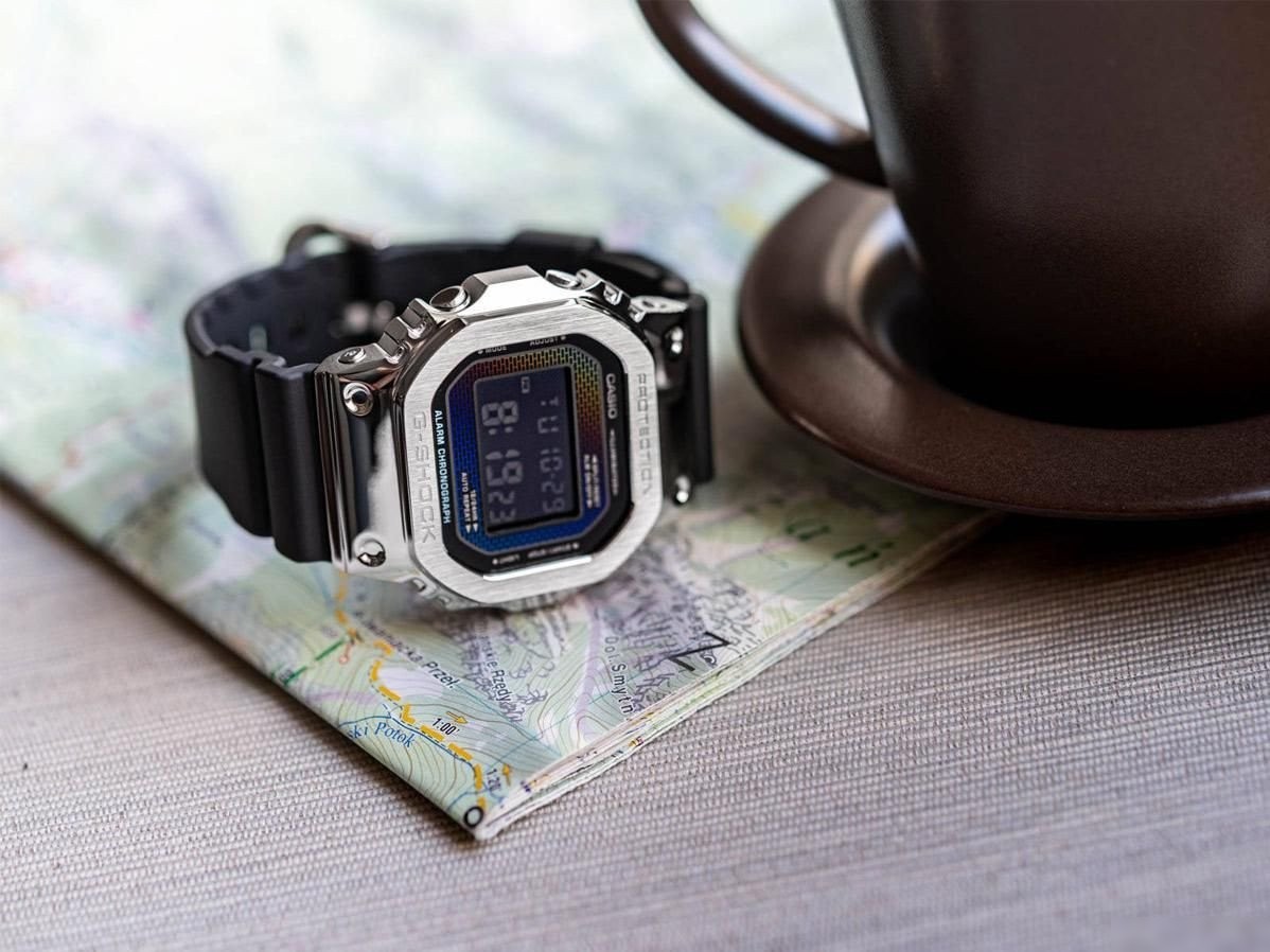 Наручные часы Casio GM-5600RW-1E