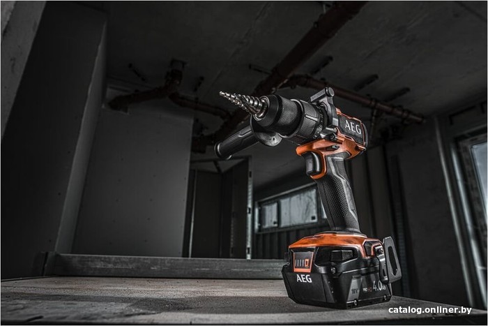 Дрель-шуруповерт AEG Powertools BS 18C3BL-402C 4935478936 (с 2-мя АКБ, кейс)