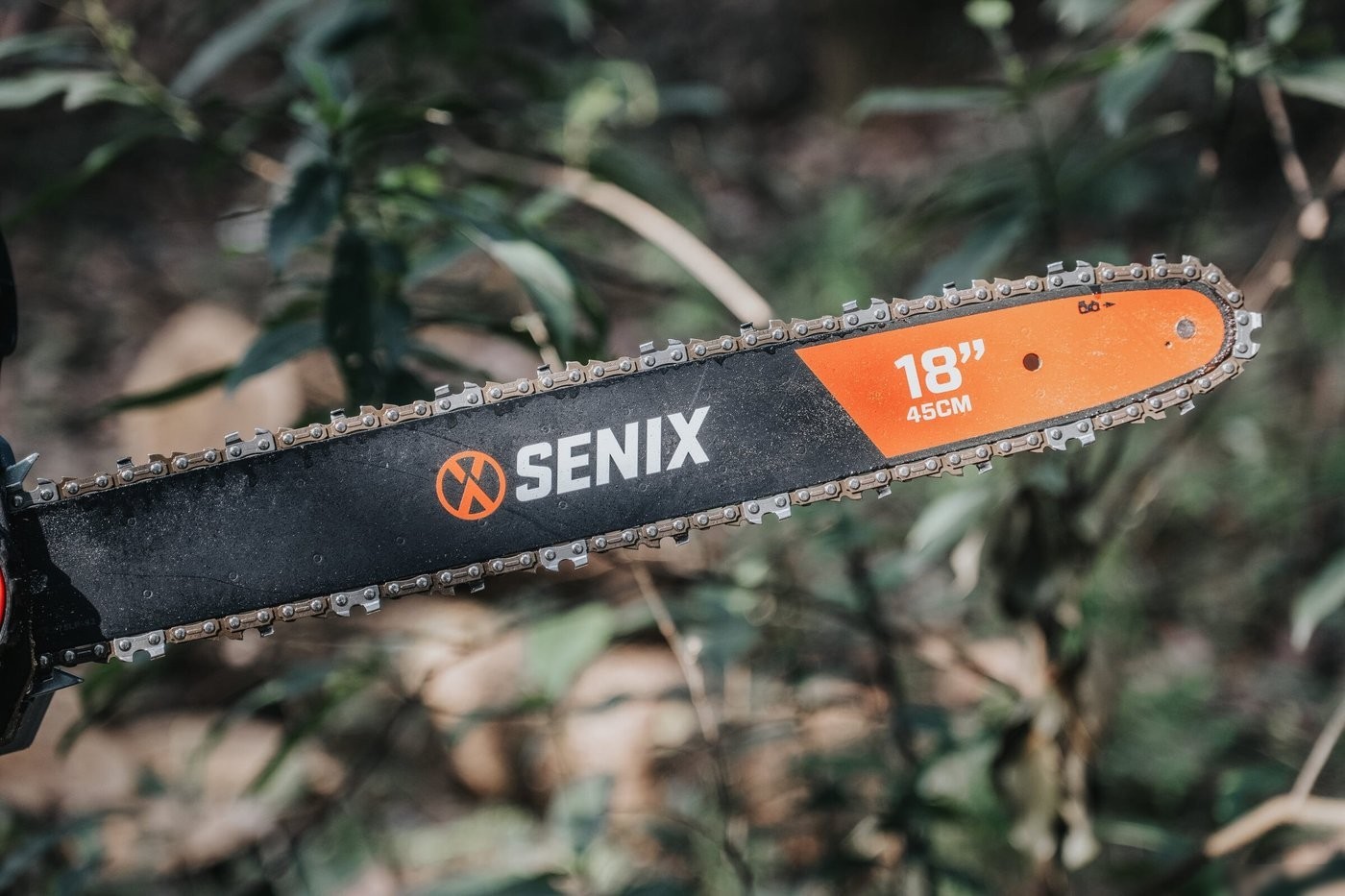Электрическая пила Senix CSE24-M2-EU