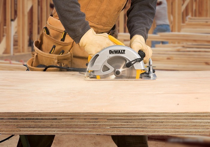 Дисковая пила DeWalt DWE576K