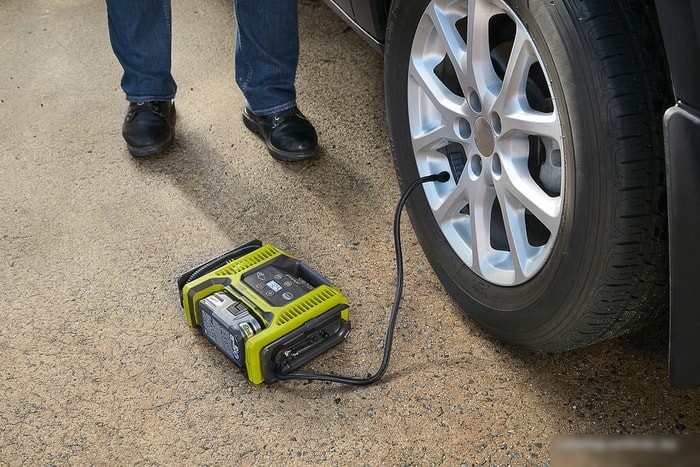 Автомобильный компрессор Ryobi R18MI-0 (без аккумулятора)