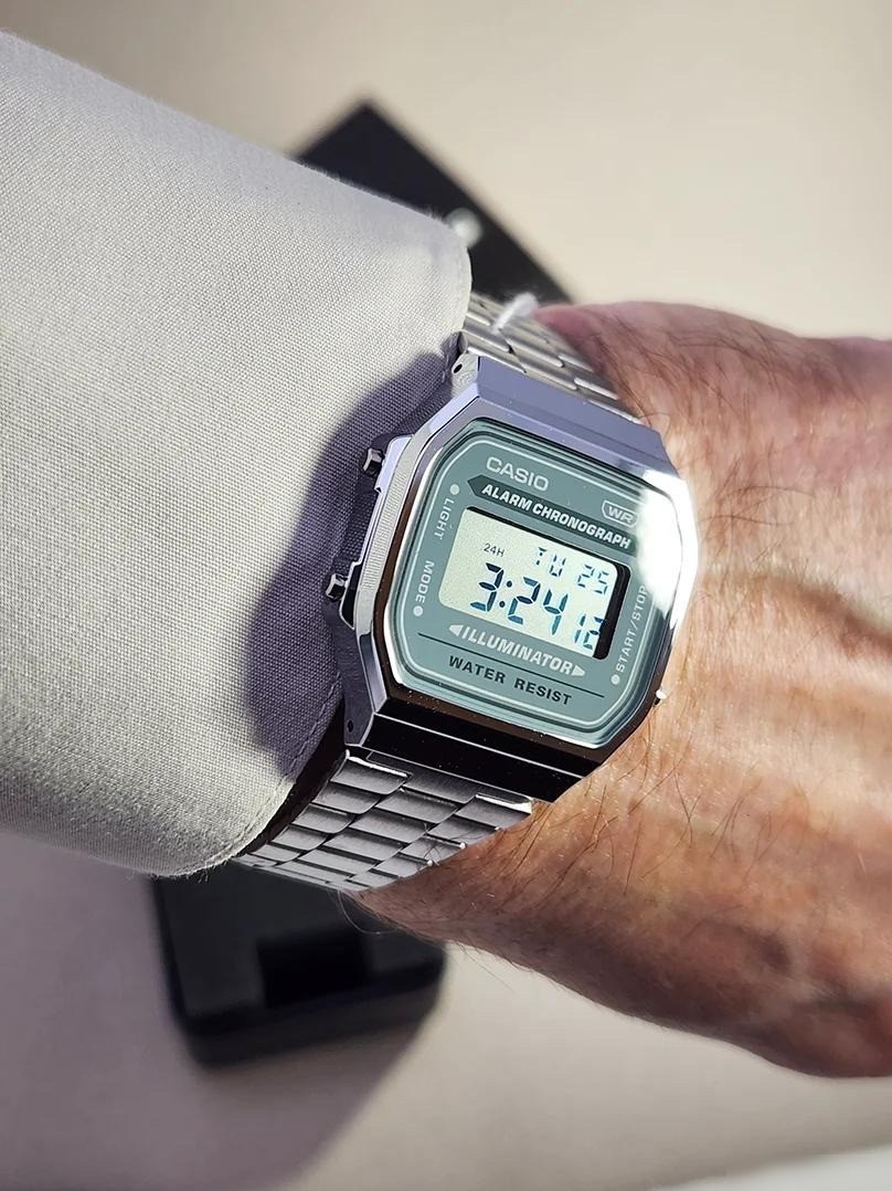 Наручные часы Casio A-168WA-3A