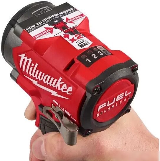 Гайковерт Milwaukee M12 FCIWF38G3-502X Fuel 4933493452 (с 2-мя АКБ, кейс)