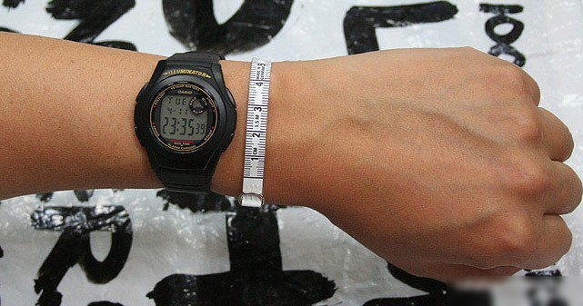 Наручные часы Casio F-200W-9A