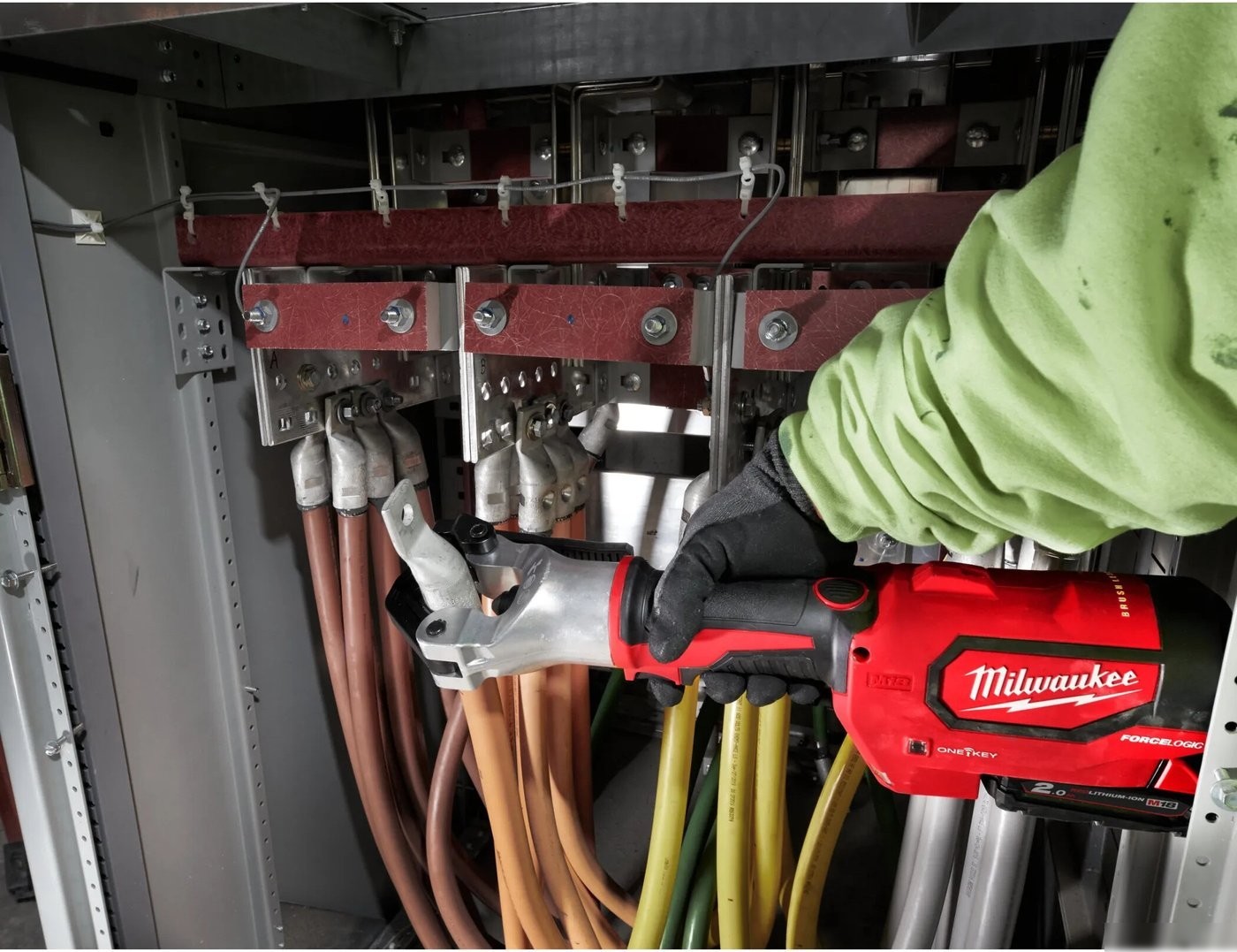 Кримпер Milwaukee M18 HDCT-202C 4933471950 (с 2-мя АКБ, кейс)