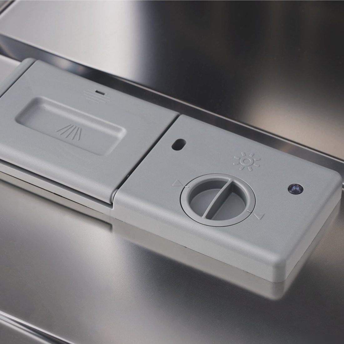 Встраиваемая посудомоечная машина Indesit DIS 1C28