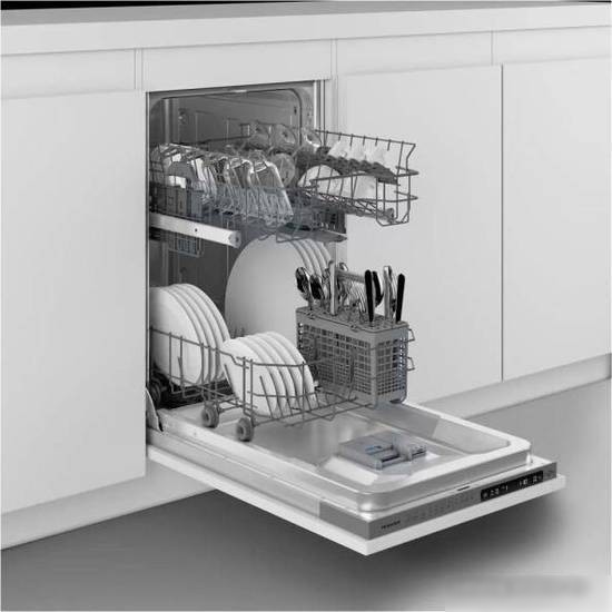 Встраиваемая посудомоечная машина Hotpoint-Ariston HIS 1C69
