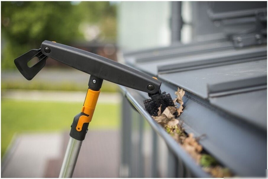 Очиститель желобов Fiskars 1001414