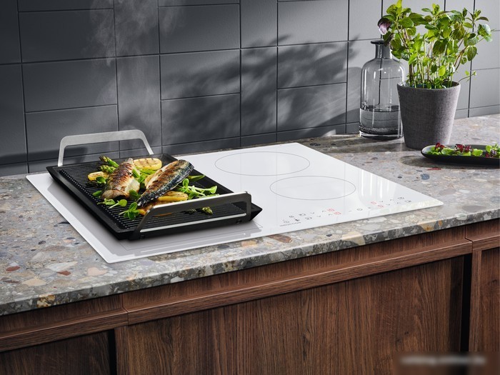 Варочная панель Electrolux LIV63431BW