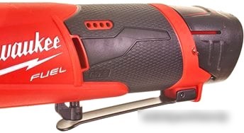 Трещотка Milwaukee M12 FIR38-201B 4933459798 (с 1-им АКБ, сумка)
