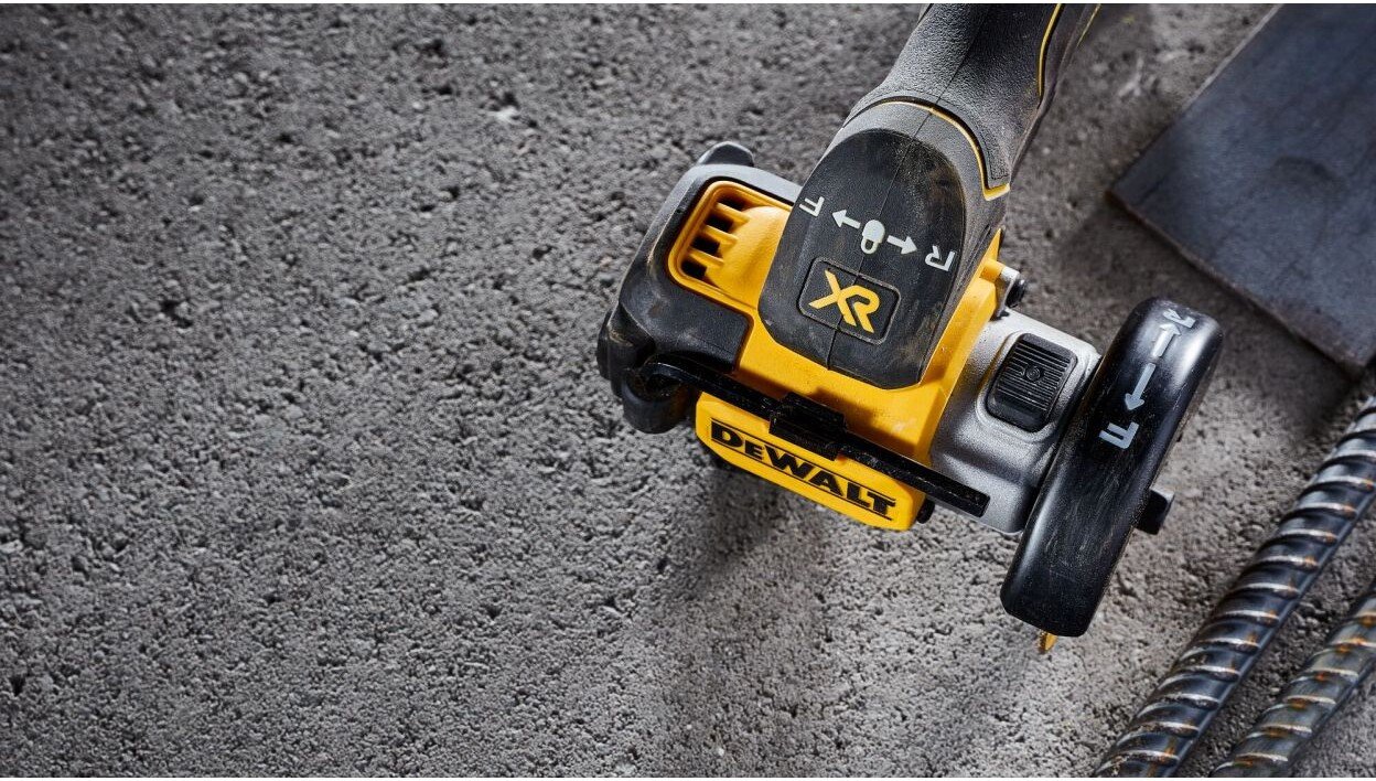Дисковая (циркулярная) пила DeWalt DCS438B-XJ (без АКБ)