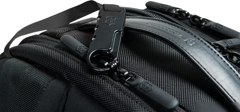 Городской рюкзак Victorinox Altmont Professional Essential Laptop 15 602154 (черный)