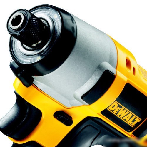 Шуруповерт DeWalt DCF815D2