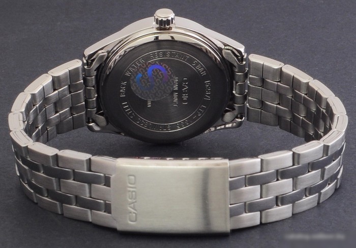 Наручные часы Casio LTP-1335D-1A
