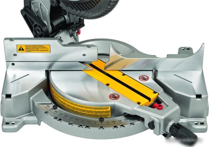 Торцовочная пила DeWalt DWS713