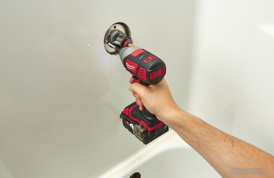 Винтоверт Milwaukee M18 BID-402C 4933443580 (с 2-мя АКБ, кейс)