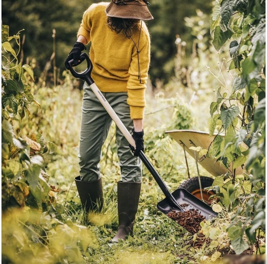 Лопата совковая Fiskars 1066723