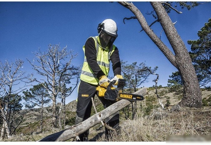 Аккумуляторная пила DeWalt DCM565N-XJ (без АКБ)
