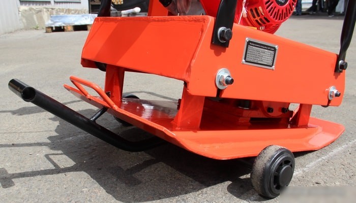 Виброплита Impulse VP120H