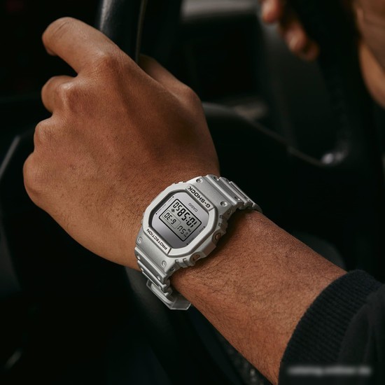 Наручные часы Casio G-Shock DW-5600FF-8