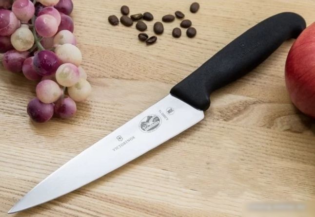 Кухонный нож Victorinox 5.2003.15
