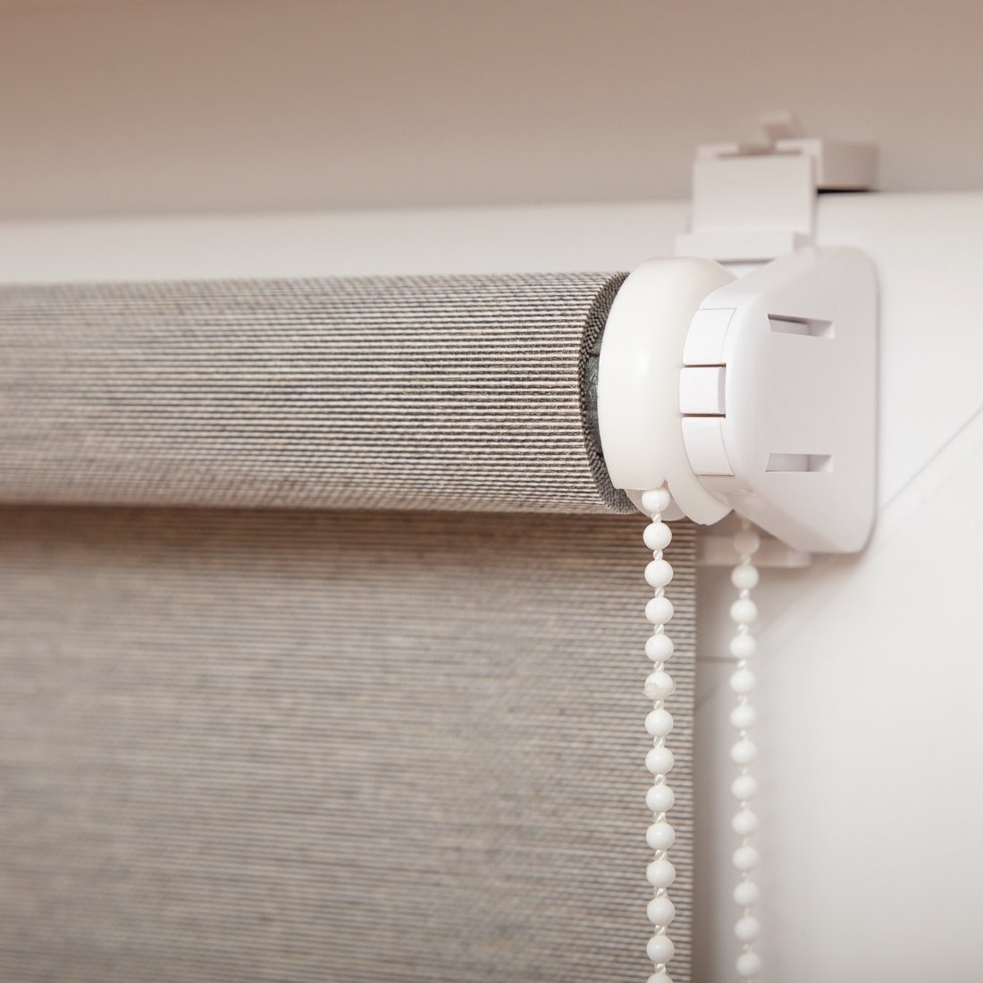 Мини рулонные шторы Lm Decor Шайн LM 42-04 180x185 (бежевый/серый)