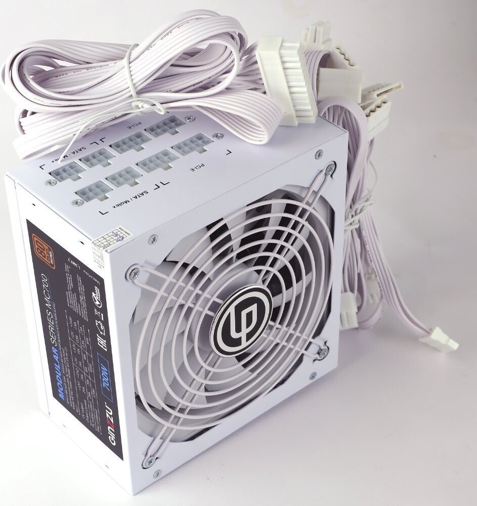 Блок питания Ginzzu MC700 (белый)