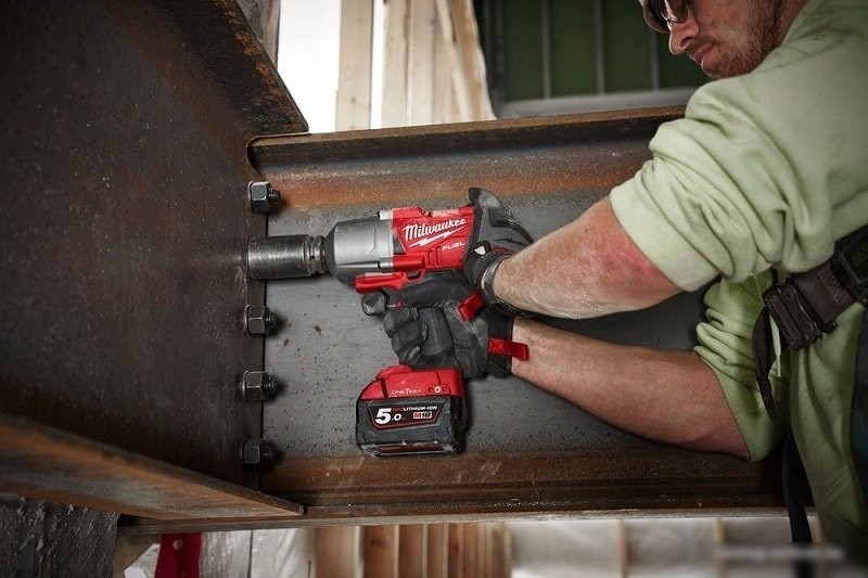 Гайковерт Milwaukee M18 Fuel OneFHIWF12-0X One-Key (без АКБ, кейс)