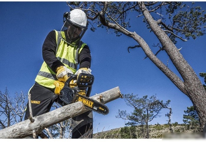 Аккумуляторная пила DeWalt DCM565N-XJ (без АКБ)