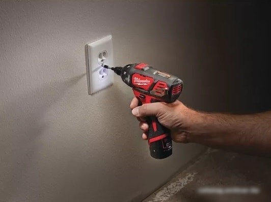 Дрель-шуруповерт Milwaukee M12 BSD-0 4933447135 (без АКБ)