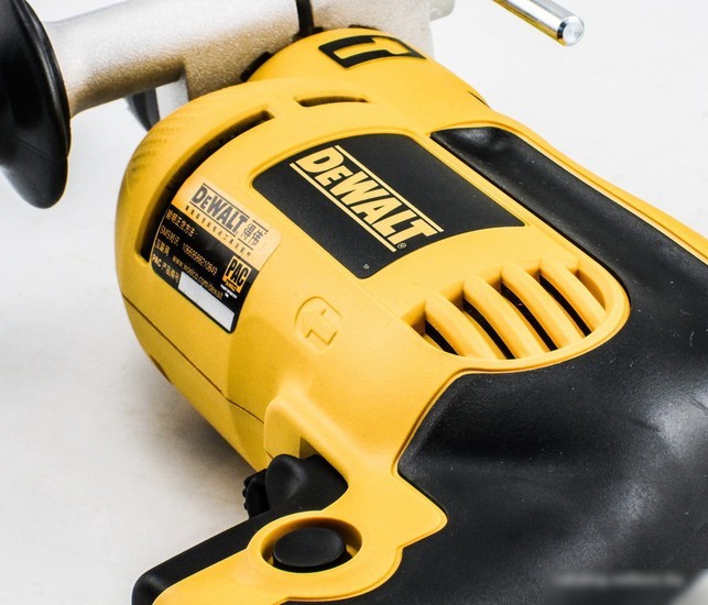Ударная дрель DeWalt DWD024S