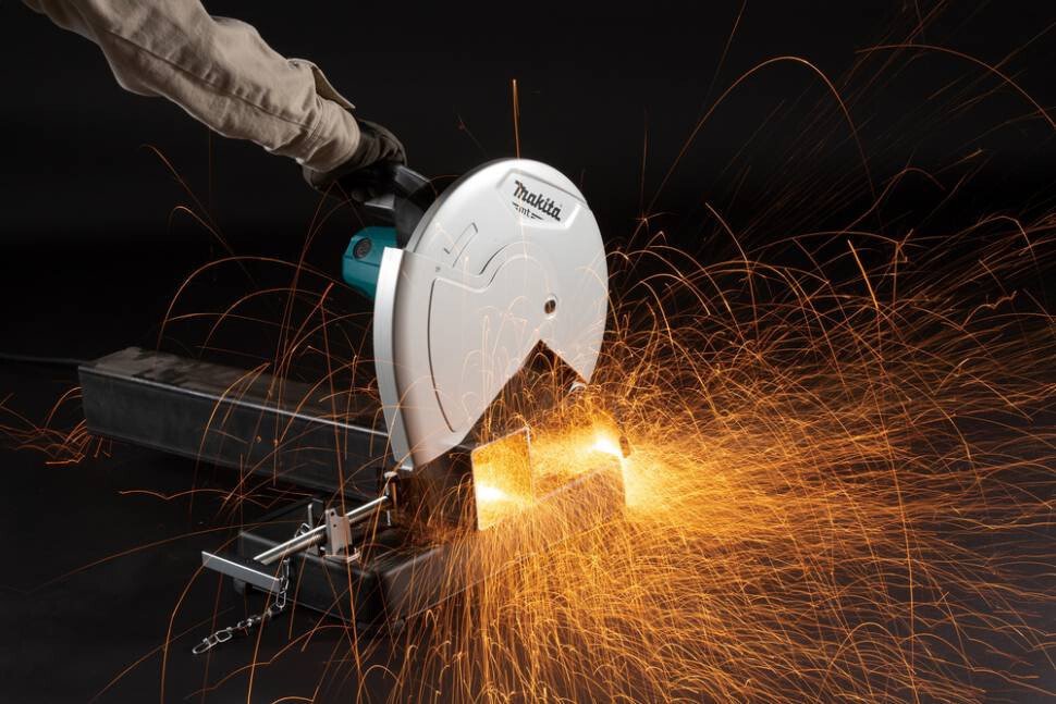 Монтажная (отрезная) пила Makita M2402B