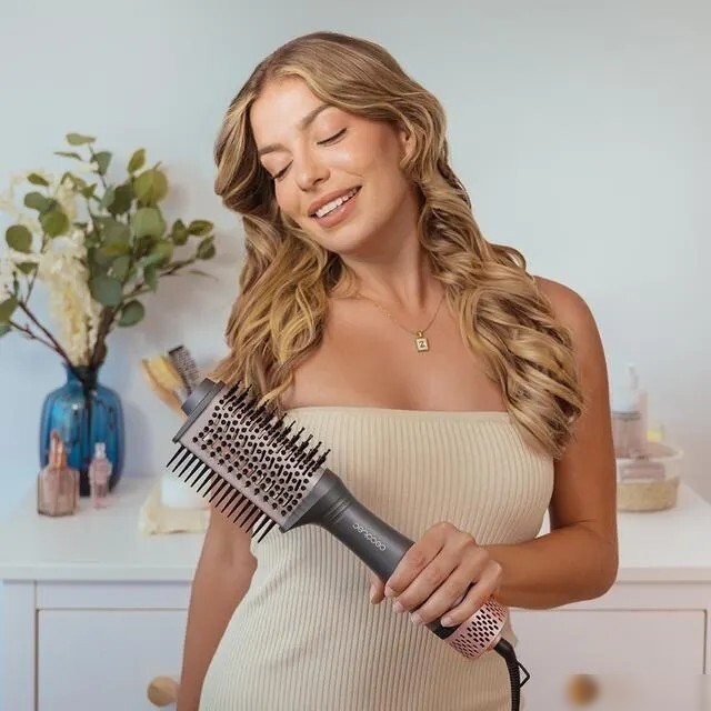 Фен-щетка Cecotec CeramicCare Unique Triangle 3503