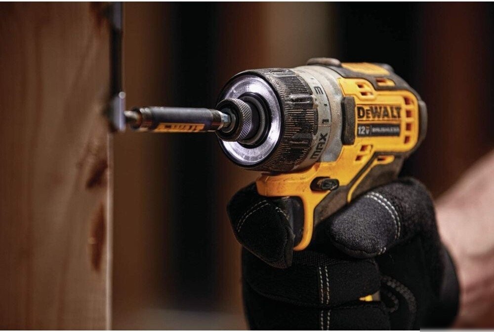 Винтоверт DeWalt DCF601N (без АКБ)